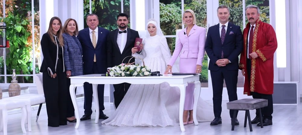 ESRA EROL’DA GENÇ ÇİFTE MUTLU YUVA: MİDYAT BELEDİYE BAŞKANI’NDAN CUMHURBAŞKANI ERDOĞAN’A TEŞEKKÜR