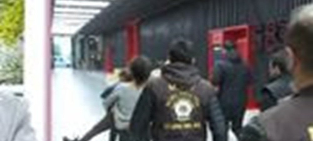 ESRA EROL İHMAL EDİLEN ÇOCUKLARIN HAYATINI KURTARDI!