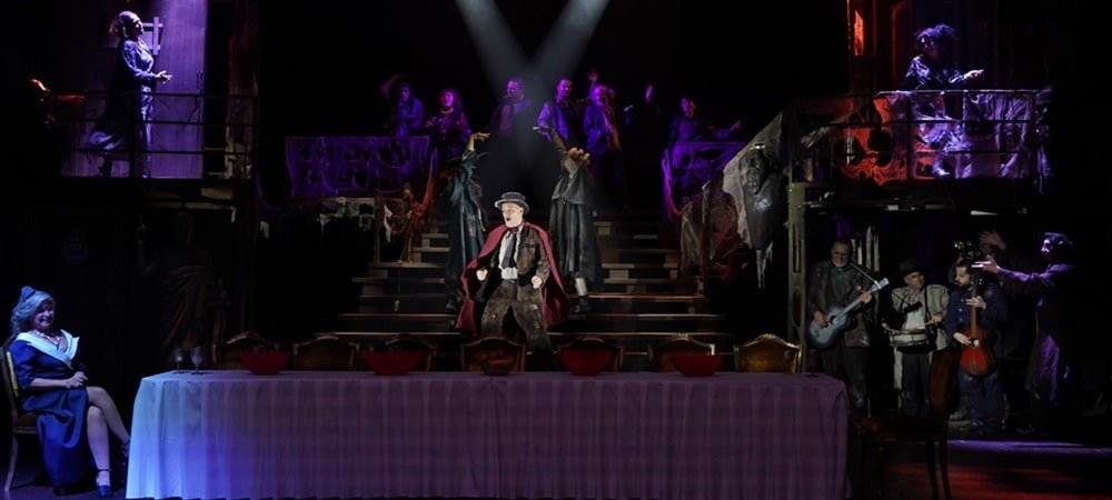 ZENGİN BİR KADININ İNTİKAM ARAYIŞININ HİKAYESİ “BİR ZİYARET”