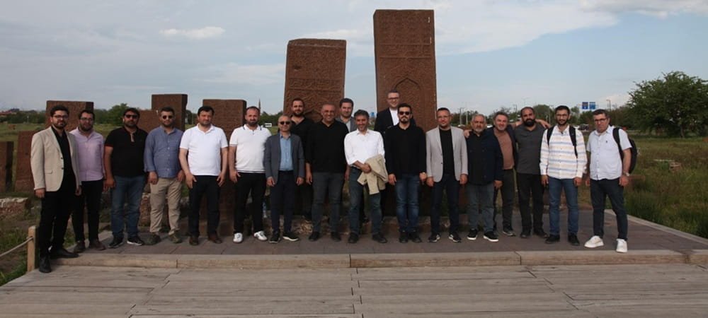 ULUSAL MEDYA TEMSİLCİLERİ AHLAT’I GEZDİ